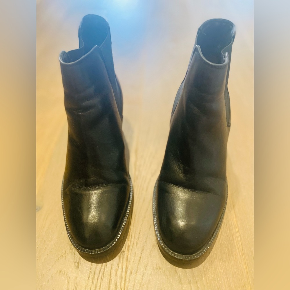 Clarks leather ankle boots/booties